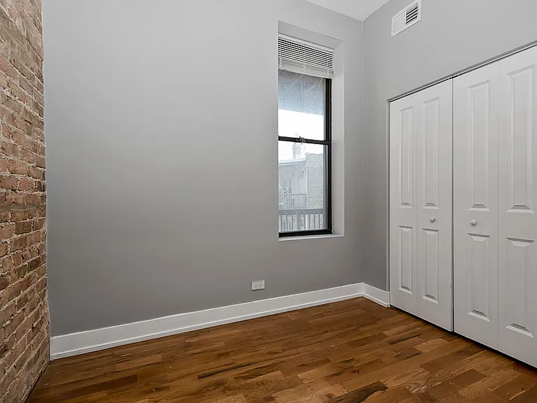 2754 W Cermak Ave. — Photo 7