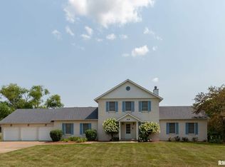 4137 Glendale Blvd, Davenport, IA 52807