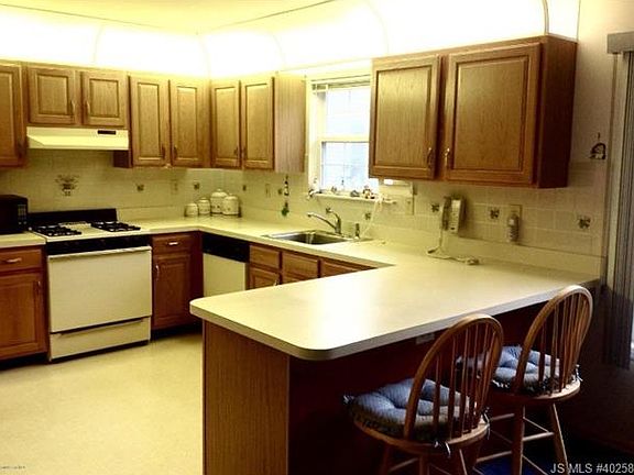 4th image of 34 Carmacks Way