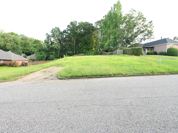 138 Lakebend Dr, Elmore, AL 36025