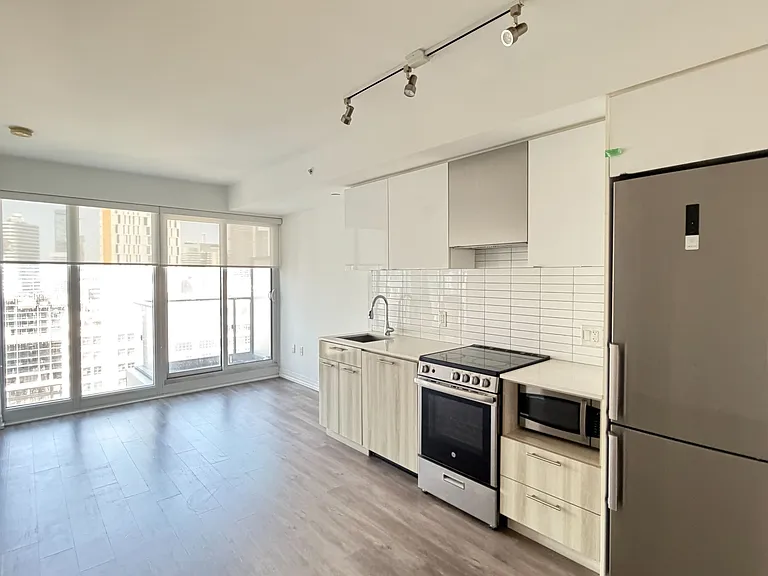 251 Jarvis St #2108 — Photo 5