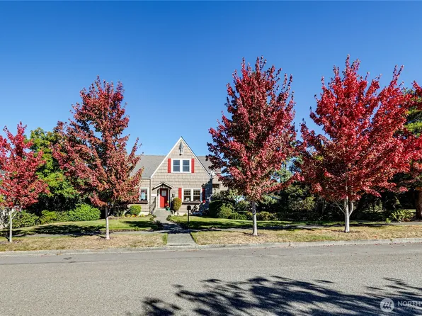 1221 E 2nd Street, Port Angeles, WA 98362