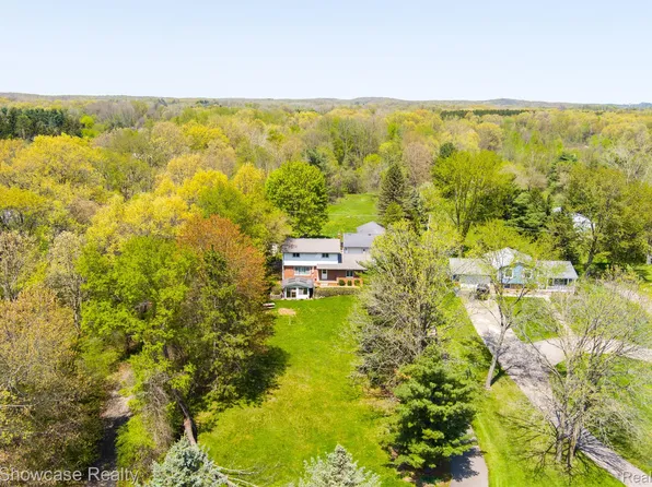 2895 E Commerce St, Milford, MI 48381