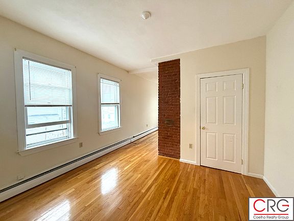5th image of 66 Morton Ave APT 2