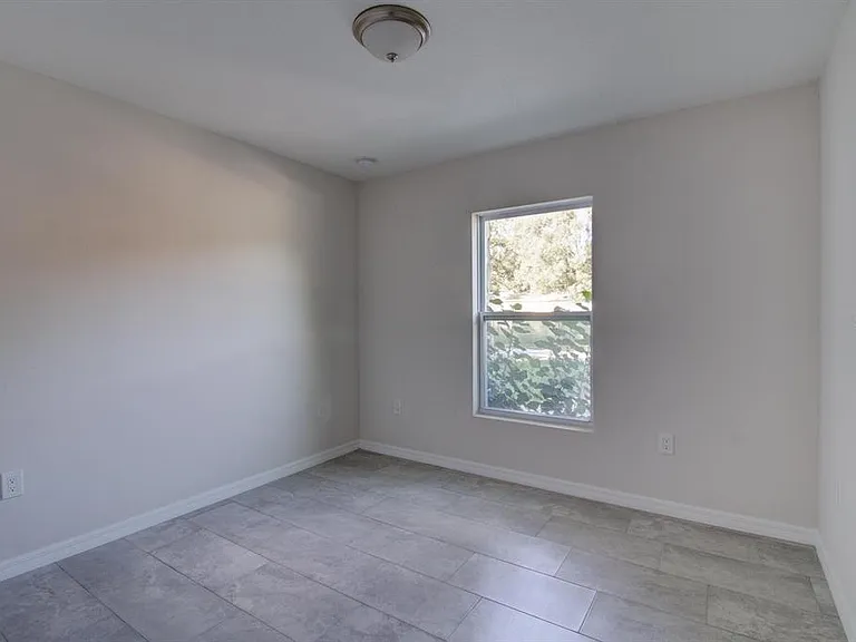 855 E Vine St #A — Photo 5