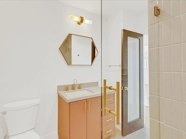 210 S Hamilton Dr #9 — Photo 9
