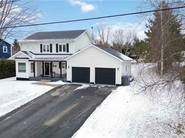 115 Jules Dr, Woodstock, NB E7M 1Z2