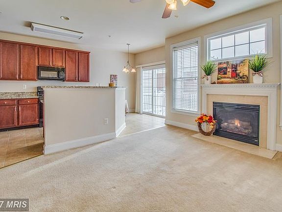 4th image of 22104 Havenworth Ln
