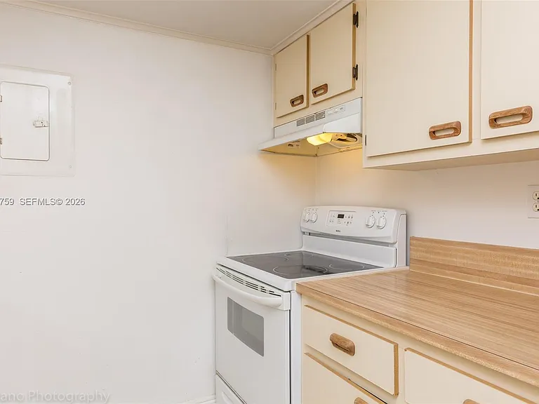 7601 E Treasure Dr #2406 — Photo 14