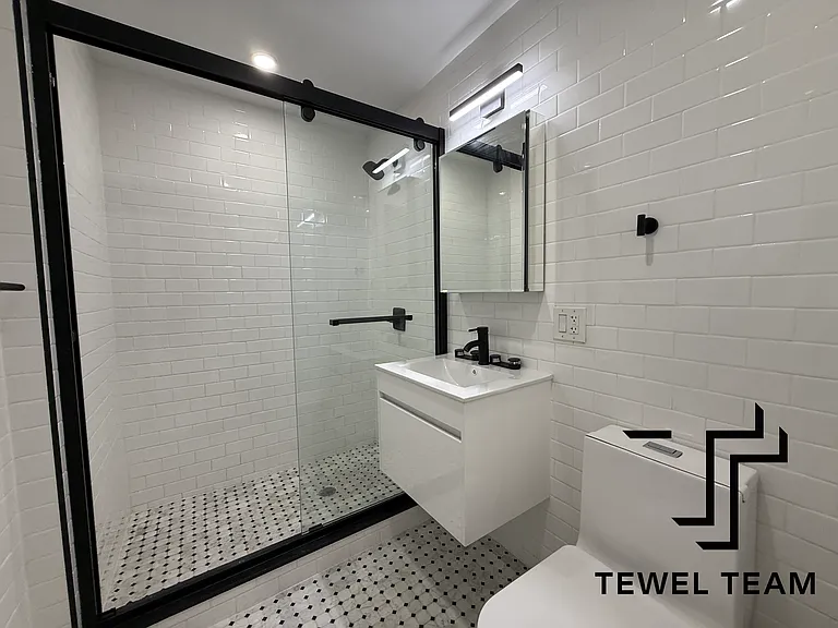 2085 Lexington Ave #4D — Photo 10