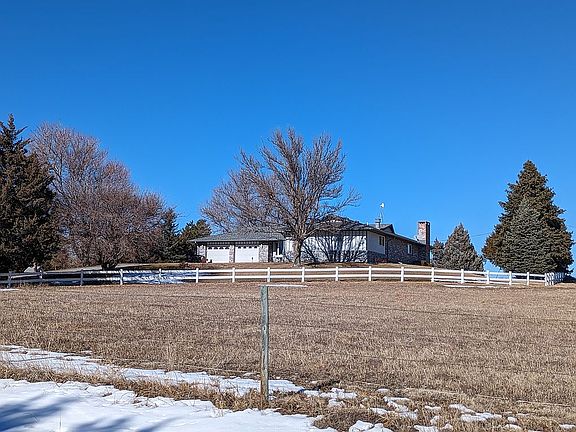 2nd image of 1521 E Skyline Dr