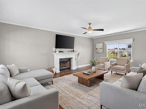 4th image of 131 Brookfield Blvd