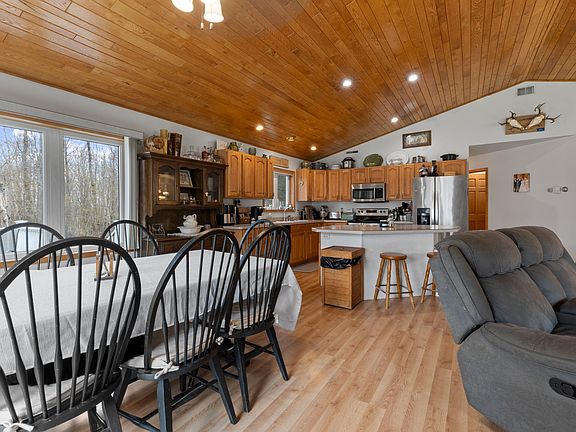 5th image of 15275 Demery Rd