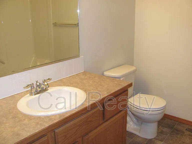 1706 W Tieton — Photo 7