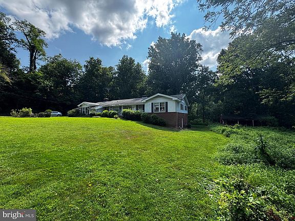 2nd image of 2117 Post Rd