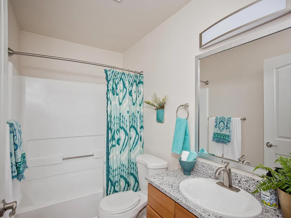 bathroom (1 of 2)