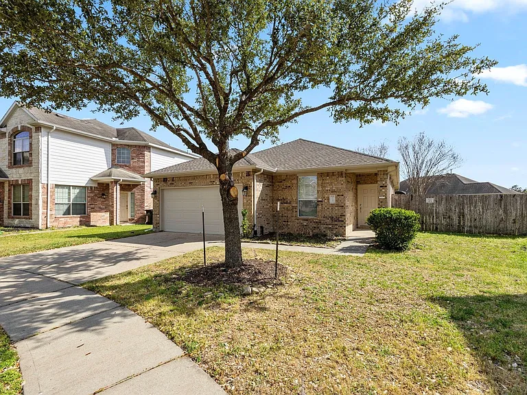 20935 Brodie Ln — Photo 3
