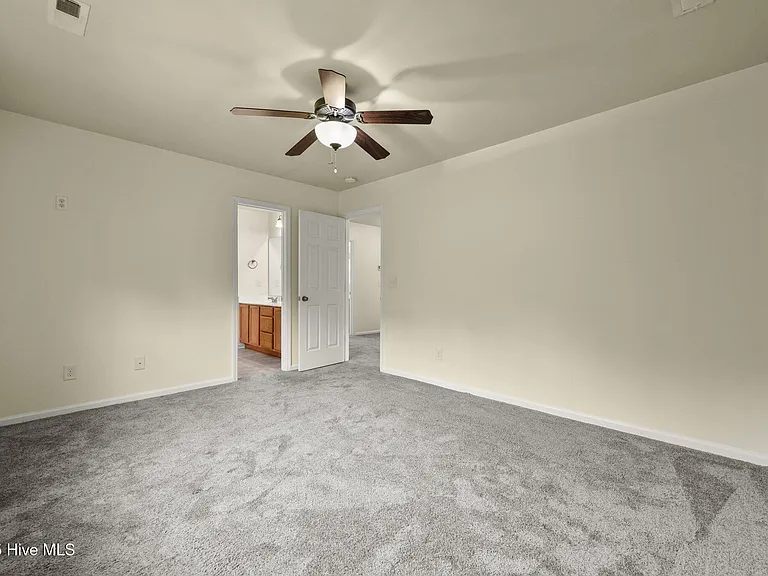 1004 Summerfield Ct — Photo 18