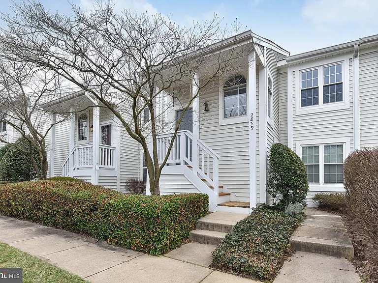2839 Yarling Ct — Photo 3