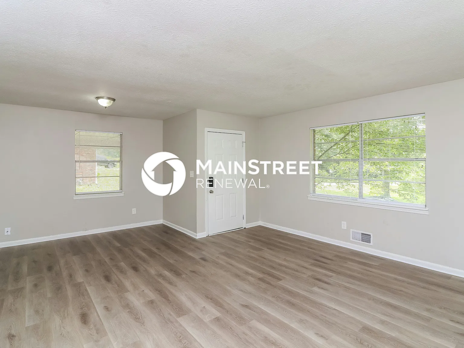 3974 Wedgewood Dr — Photo 3