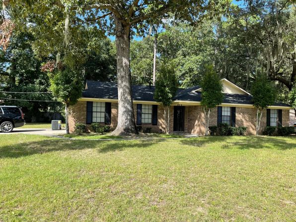 1502 Whitfield Park Cir