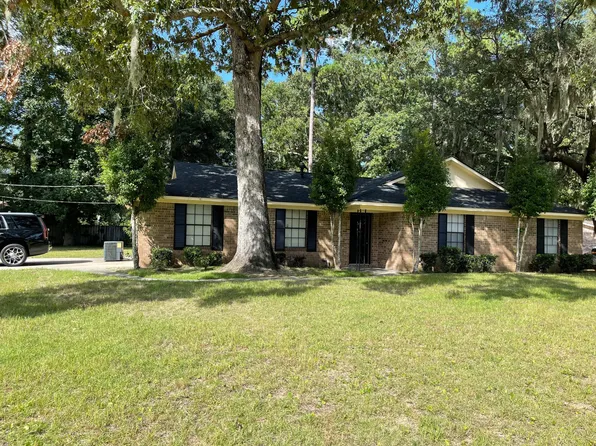 1502 Whitfield Park Cir, Savannah, GA 31406