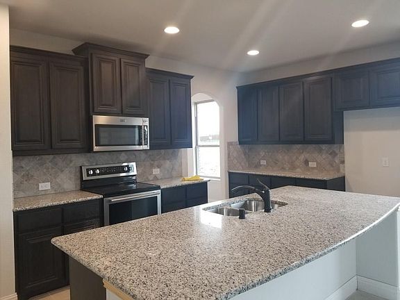 3rd image of 5204 Pentridge Dr