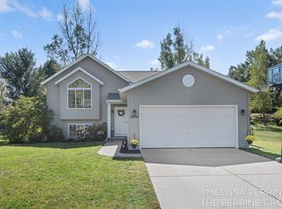 1656 Barnsley Ct SE, Lowell, MI 49331