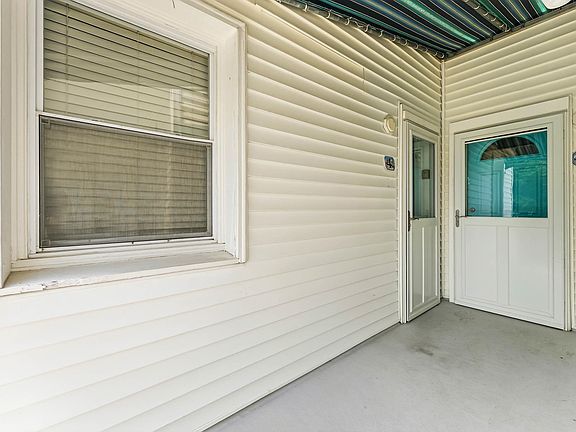 3rd image of 7806 Seaview Ave APT 4