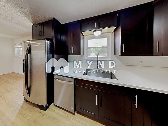 4th image of 1001 Russell Ln