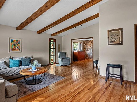 4th image of 4 Red Oak Ln