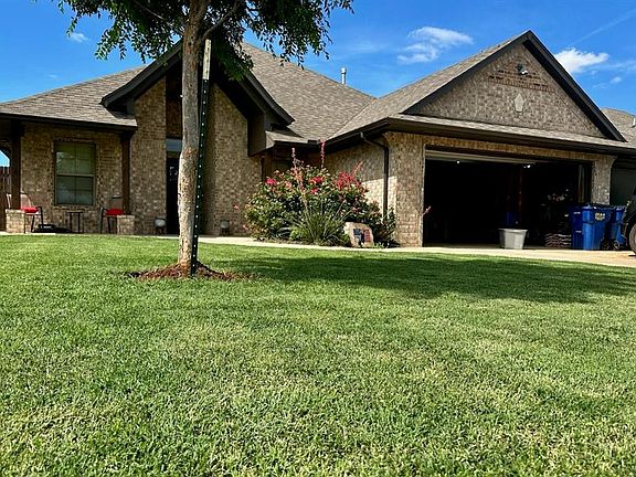 3rd image of 1813 W Zachary Way