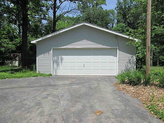 3rd image of 8459 N Jenner Dr