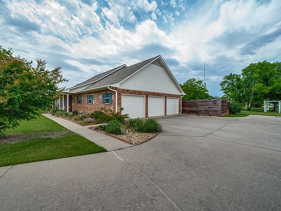 3rd image of 7457 Somerset Ln