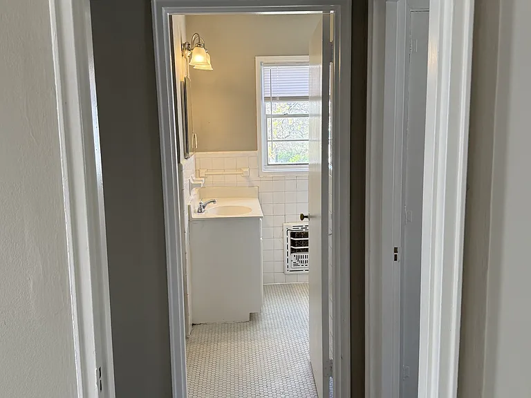 127 Crestview Dr #3 — Photo 9