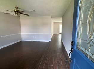 206 Ron Cir, Friendswood, TX 77546