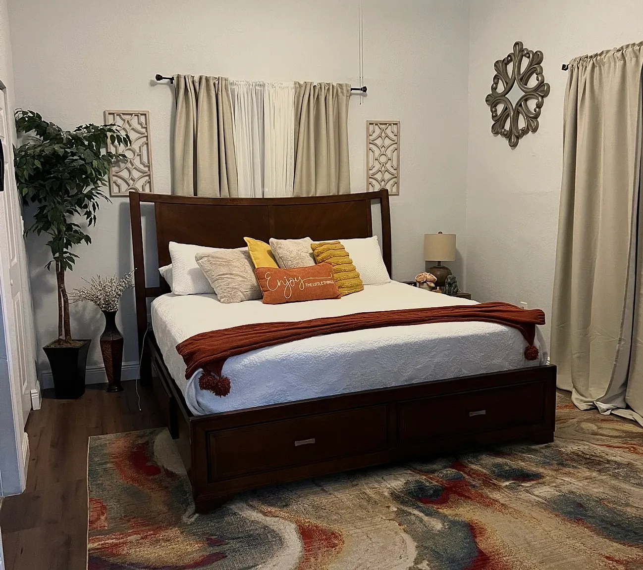 4 bed, 1600 sqft, $1,200 — Photo 1