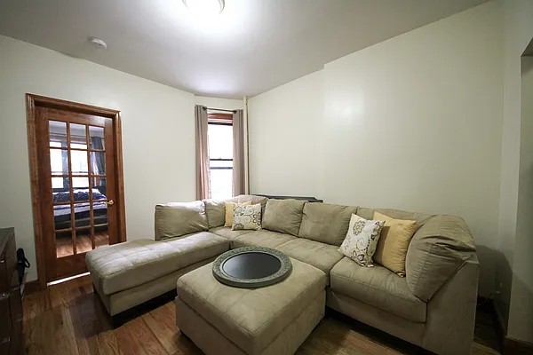 Rented by Nest Seekers International | media 7