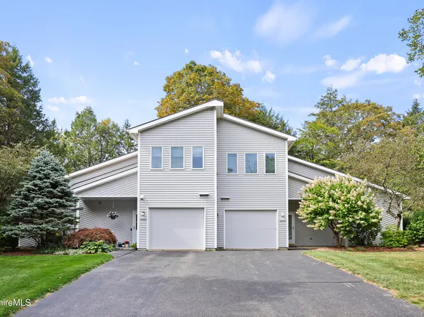 14A Muirfield Dr #14A, Lenox, MA 01240