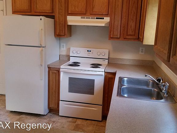 2nd image of 180 Aberdeen Dr
