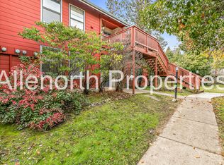 721 N Main St #9, Ashland, OR 97520