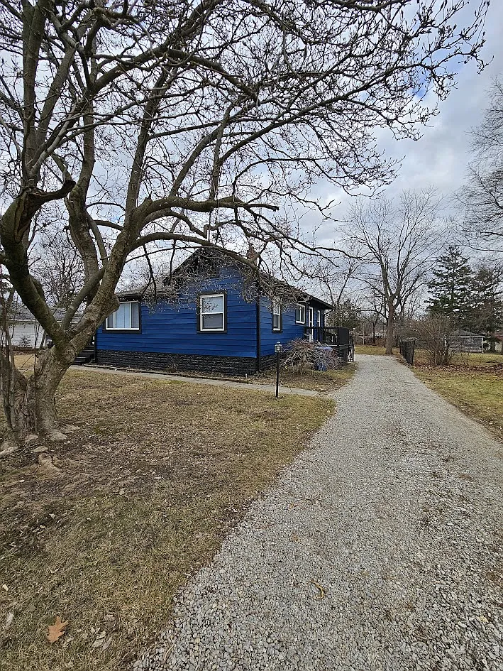 441 Cecil Ave — Photo 2