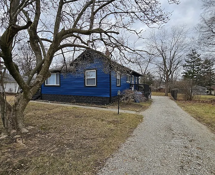 441 Cecil Ave — Photo 2