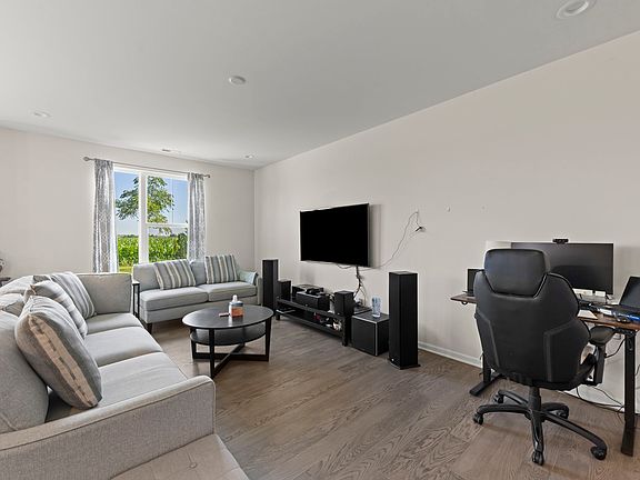 5th image of 4200 Calder Ln