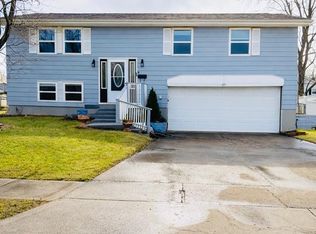 899 Tradewind Dr, Mason, OH