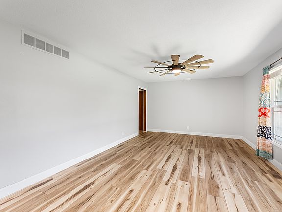 4th image of 143 W Northwind Dr