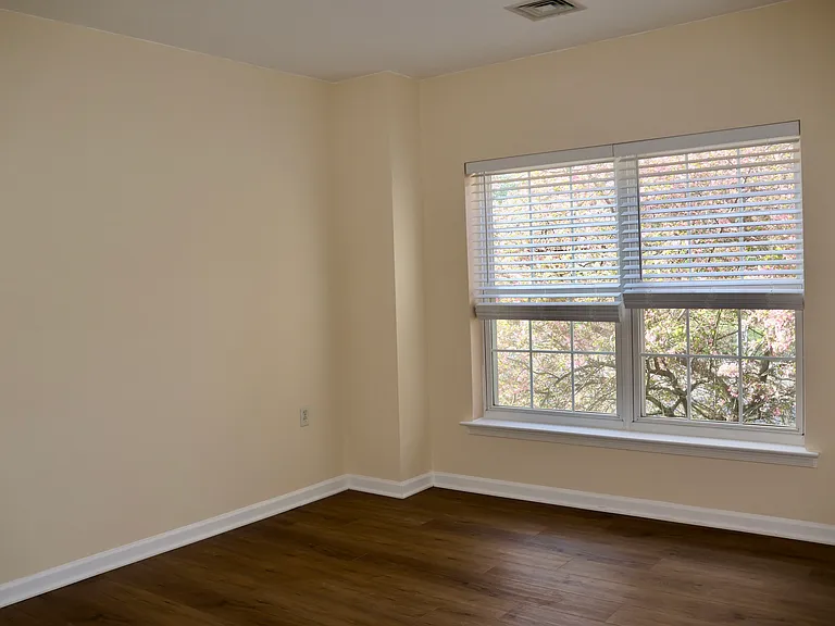 44 Courtyard Dr — Photo 43