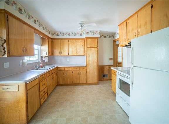 4th image of 138 Helen Dr