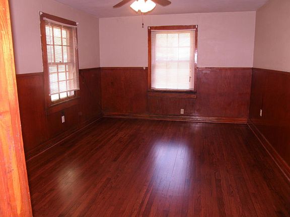 2nd image of 300 Boardman Ave