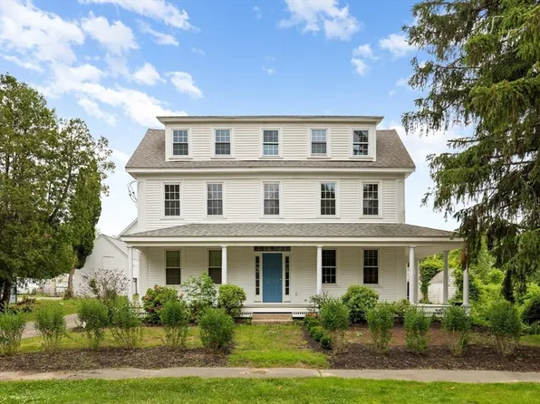 63 Pleasant St Floor 2, Rowley, MA 01969